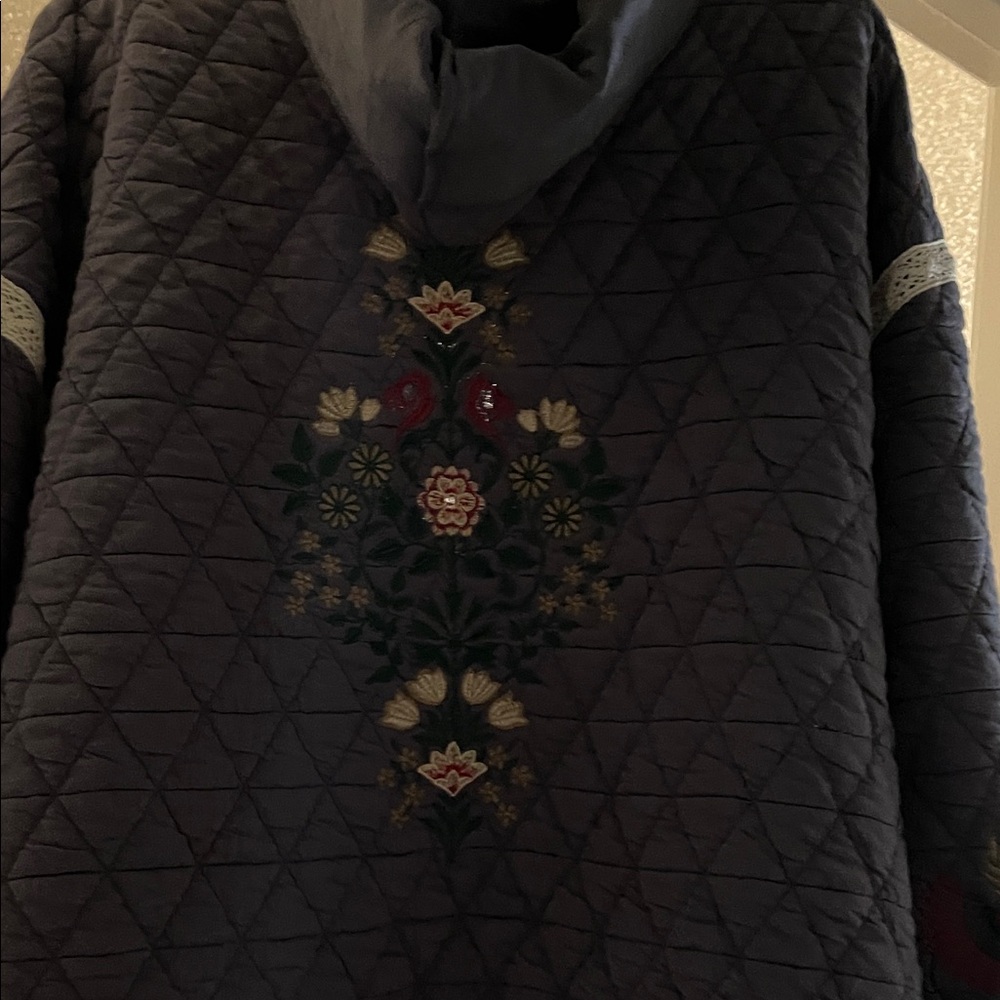 POL Quilted Jacket with Embroidered Floral Design - Gray and Cream - Picture 11 of 15